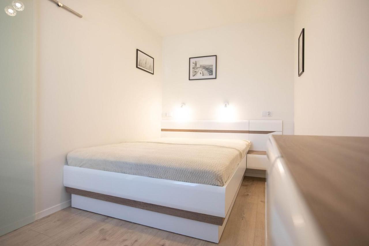 Rent40 Apartamenty Aura Gdansk Old Town Exteriör bild